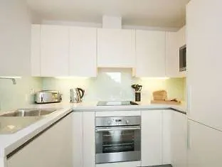 Cleyro Serviced - Finzels Reach Hotel